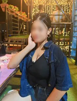 Sonia 22 year call girls in Ahmedabad 